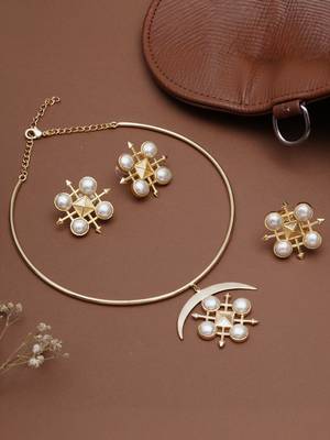 gold brass necklace set with pearl crescent design 3