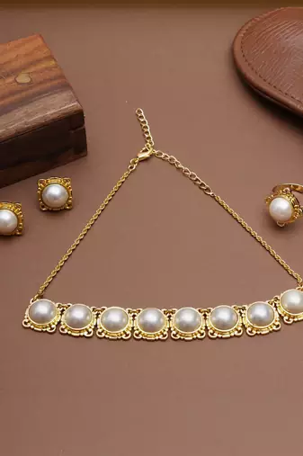 golden brass necklace set with halo pearl work
