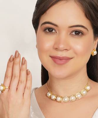 golden brass necklace set with halo pearl work 4
