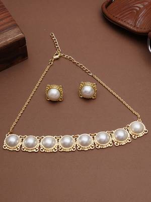 golden brass necklace set with pearl halo work 1