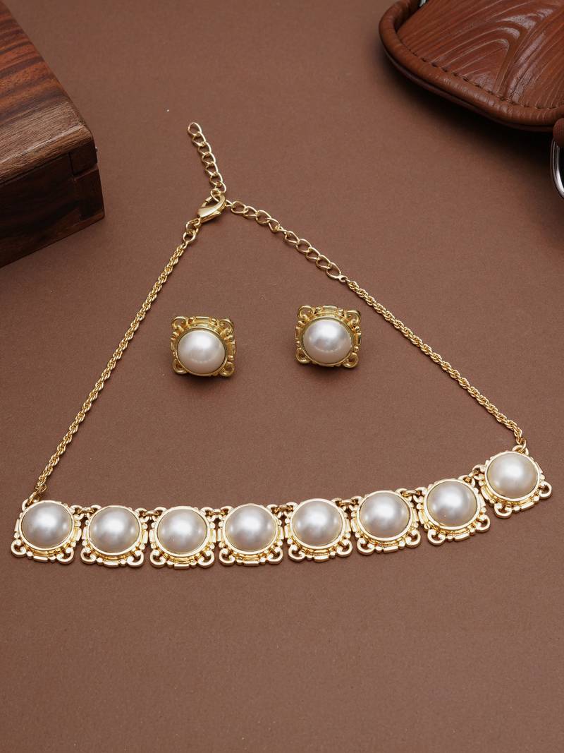 golden brass necklace set with pearl halo work