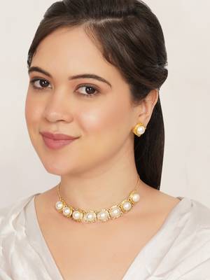 golden brass necklace set with pearl halo work 2