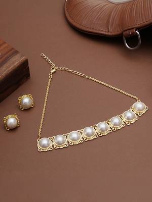 golden brass necklace set with pearl halo work 3