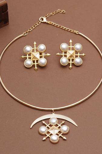 golden brass necklace set with pearl crescent work