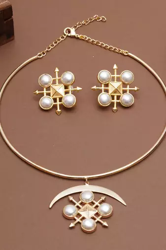 golden brass necklace set with pearl crescent work