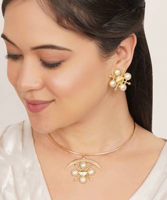 golden brass necklace set with pearl crescent work 2