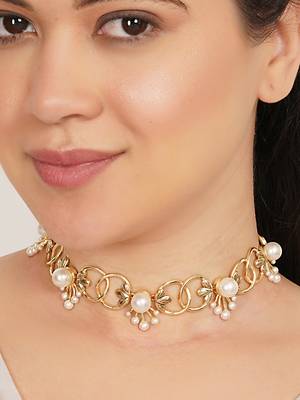 gold alloy necklace with pearl floral link design 4