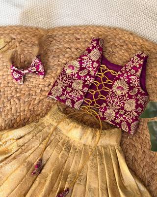 Purple gold zari woven floral brocade silk banarasi jacquard flared lehenga choli girls ethnic kids lehenga choli 3