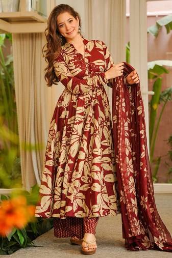 Red maslin cotton party wear digital print suit set