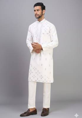 off white silk kurta pant with embroidery detail 4