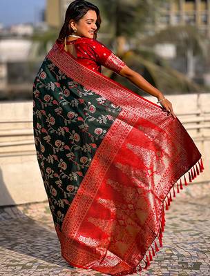 Dark green woven self design silk blend banarasi saree with blouse 5