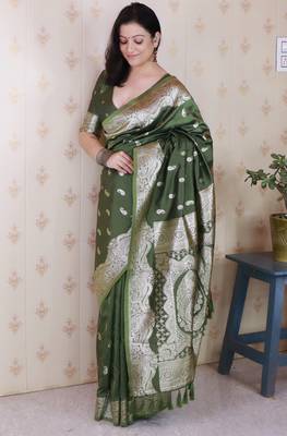 Mehendi woven self design silk blend banarasi saree with blouse 3