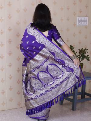 Violet woven self design silk blend banarasi saree with blouse 4