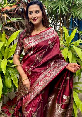 Maroon woven self design silk blend banarasi saree with blouse 2