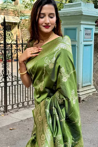 Mehendi woven self design pure silk banarasi saree with blouse