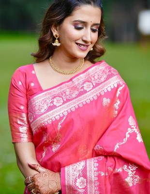 Pink woven self design silk blend banarasi saree with blouse 3