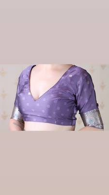 Lavender woven self design silk blend banarasi saree with blouse 5