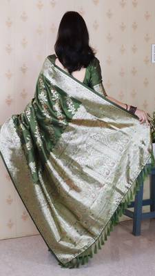 Mehendi woven self design silk blend banarasi saree with blouse 4