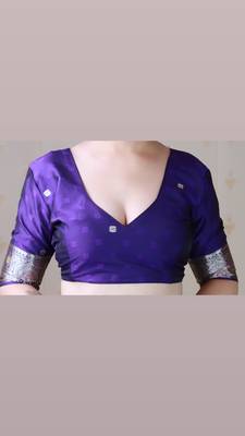 Violet woven self design silk blend banarasi saree with blouse 5