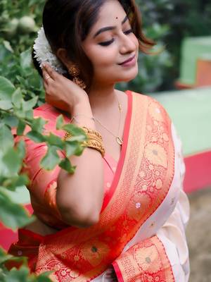 White red woven self design silk blend durga pooja saree with blouse 3