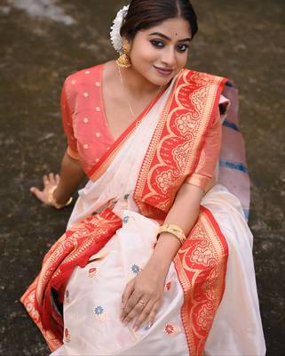 White red woven self design silk blend durga pooja saree with blouse 3