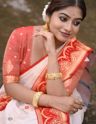 White red woven self design silk blend durga pooja saree with blouse 4