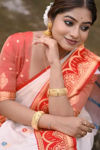 White red woven self design silk blend durga pooja saree with blouse