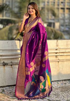 Magenta woven self design pure silk paithani saree with blouse 2