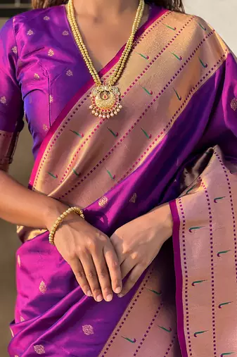 Magenta woven self design pure silk paithani saree with blouse