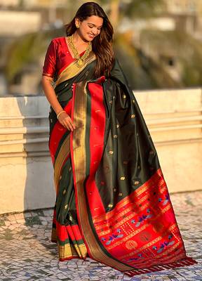 Dark green woven self design pure silk paithani saree with blouse 3
