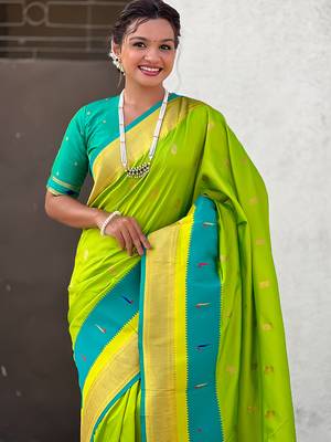 Parrot green woven self design pure silk paithani saree with blouse 2