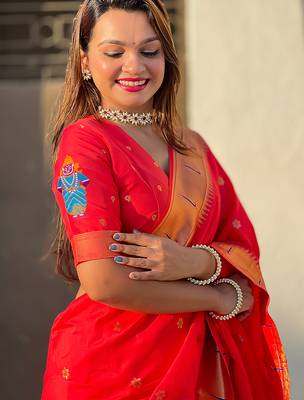 Red woven self design pure silk paithani saree with blouse 3