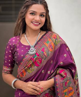 Magenta woven self design pashmina silk saree with blouse 2