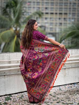 Magenta woven self design pashmina silk saree with blouse 5