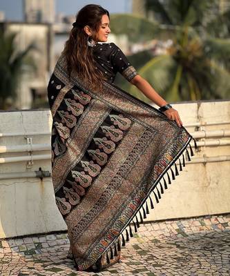 Black woven self design pashmina silk saree with blouse 5