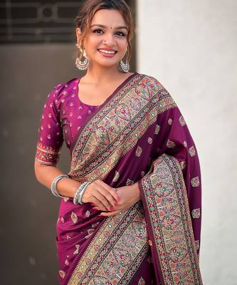Magenta woven self design pashmina silk saree with blouse 2