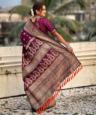 Magenta woven self design pashmina silk saree with blouse 5