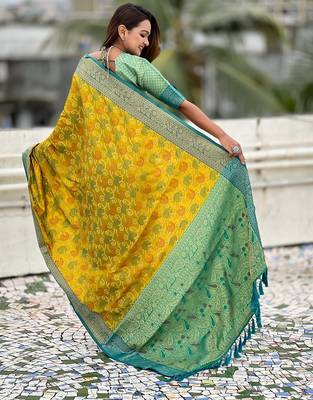 Mehendi woven self design silk blend patola saree with blouse 5
