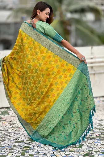 Mehendi woven self design silk blend patola saree with blouse