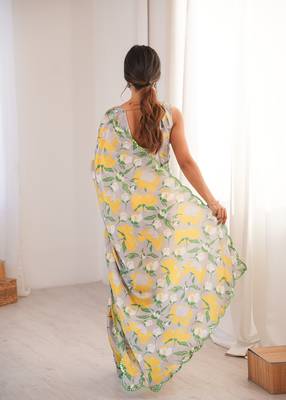 Women party wear digital print heavy chinnon saree with un sttiched blouse 4