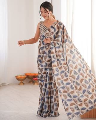Women party wear digital print heavy chinnon saree with un sttiched blouse 3