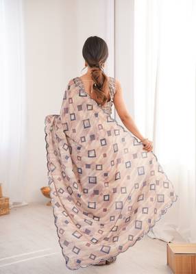 Women party wear digital print heavy chinnon saree with un sttiched blouse 4