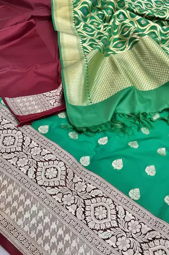 Pure Silk Unstitched Banarasi Lehanga Set in Green Colour with Blouse