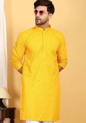 Yellow embroidered kurta set with sequins highlights 2