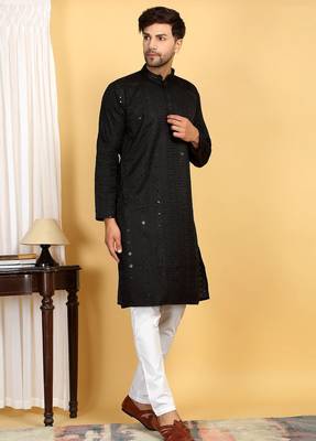 Black embroidered kurta set with sequins highlights 3