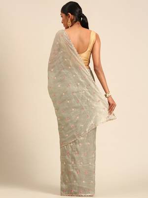 Green gold crush embroidery work with lace border saree 2