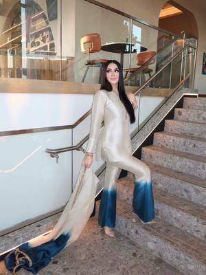 Off-White Roman Glass Ombre Plazzo Suit Set with Mirror Work & Dual Tone Dupatta 2