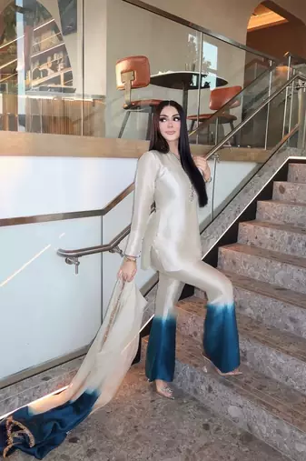 Off-White Roman Glass Ombre Plazzo Suit Set with Mirror Work & Dual Tone Dupatta