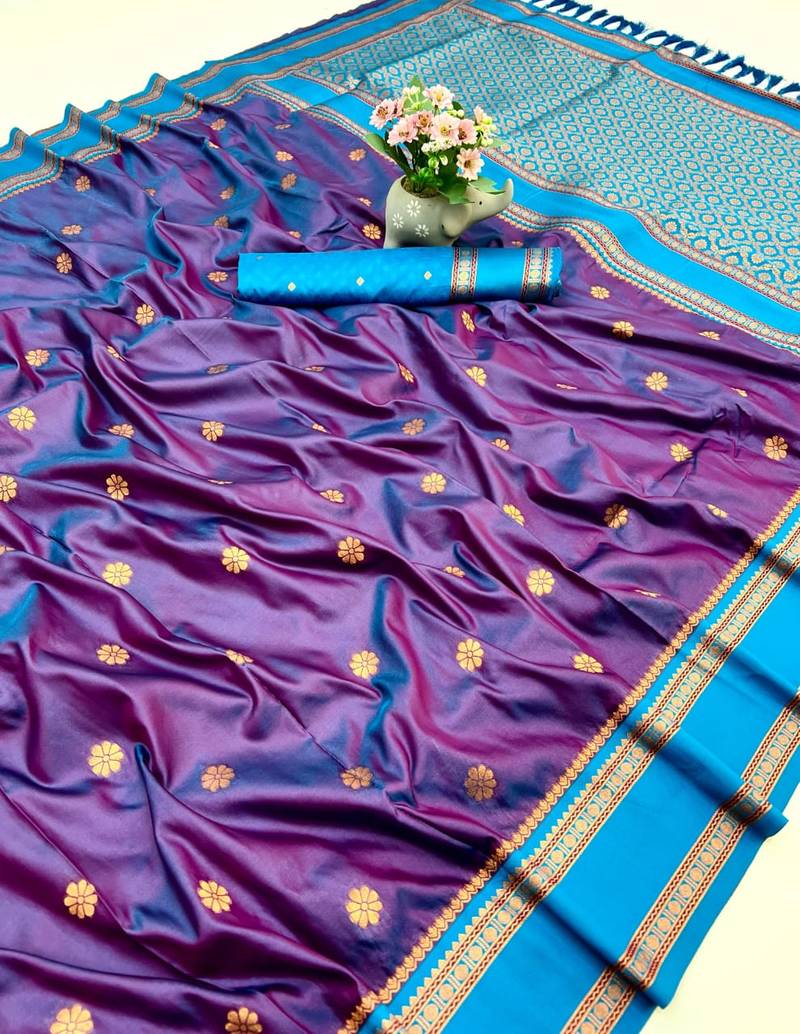 Rama green soft silk saree with dual zari motifs, narayan border & contrast pallu