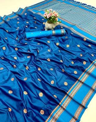 Rama green soft silk saree with dual zari motifs, narayan border & contrast pallu 1